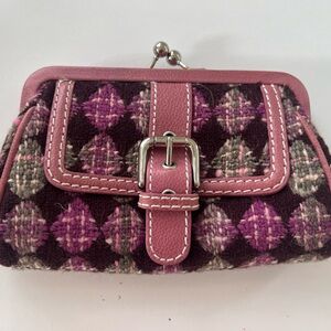 Isabella Fiore knit clutch